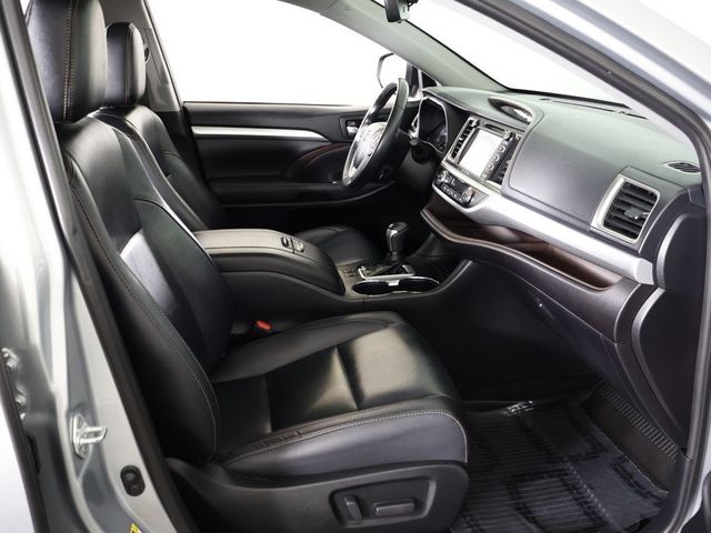 2019 Toyota Highlander XLE V6 AWD - 22937764 - 33