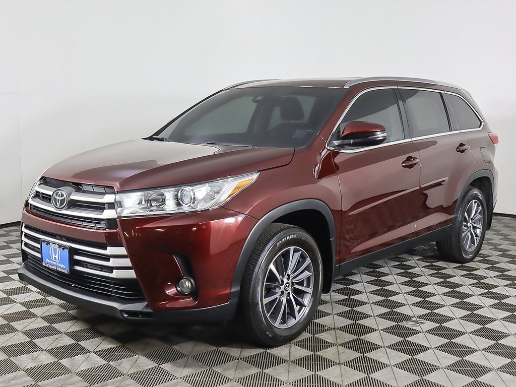 2019 Toyota Highlander XLE V6 AWD - 22719921 - 10