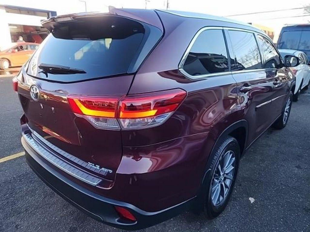 2019 Toyota Highlander XLE V6 AWD - 22719921 - 1