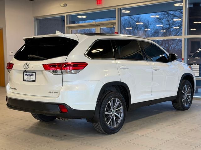2019 Toyota Highlander XLE V6 AWD - 22989577 - 11