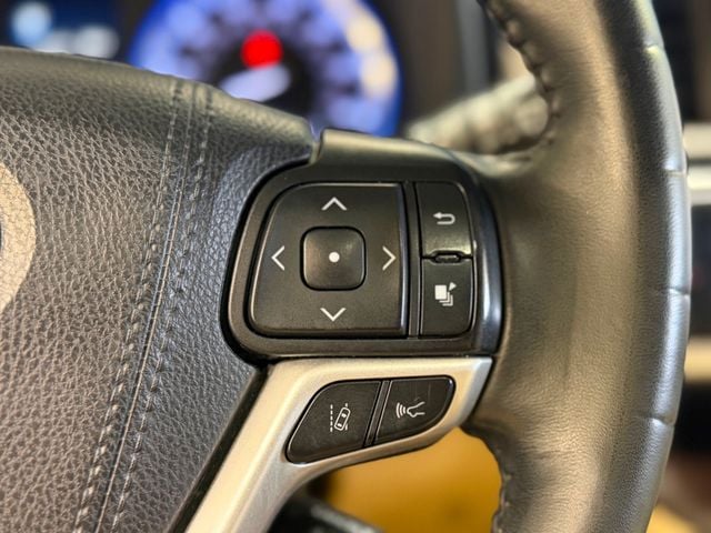 2019 Toyota Highlander XLE V6 AWD - 22989577 - 26