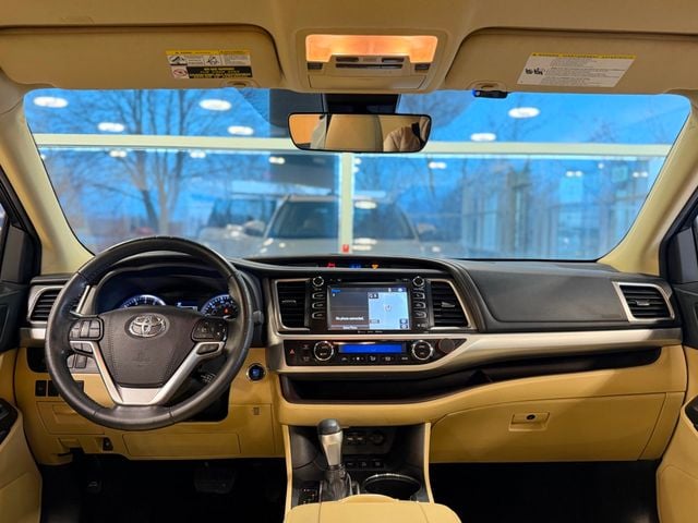 2019 Toyota Highlander XLE V6 AWD - 22989577 - 39