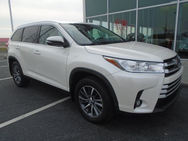 2019 Toyota Highlander XLE V6 AWD - 22950402 - 1
