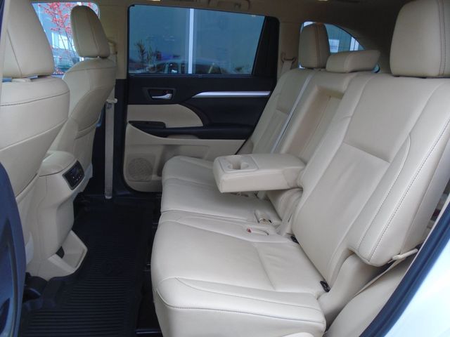 2019 Toyota Highlander XLE V6 AWD - 22950402 - 35