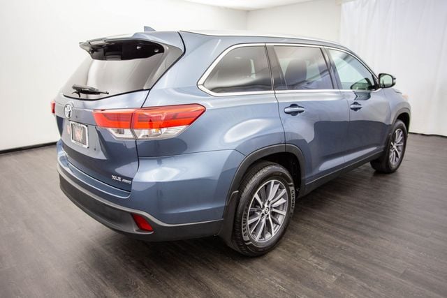 2019 Toyota Highlander XLE V6 AWD - 22657402 - 9