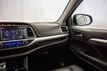 2019 Toyota Highlander XLE V6 AWD - 22657402 - 4