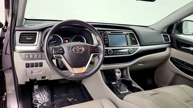 2019 Toyota Highlander XLE V6 AWD - 23034693 - 12
