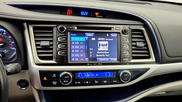 2019 Toyota Highlander XLE V6 AWD - 23034693 - 17