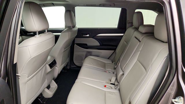 2019 Toyota Highlander XLE V6 AWD - 23034693 - 20