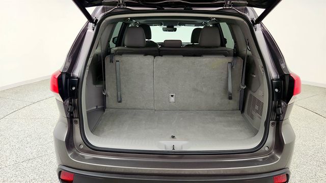 2019 Toyota Highlander XLE V6 AWD - 23034693 - 22