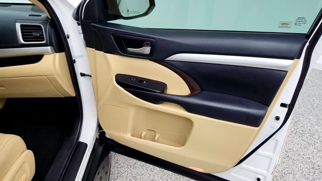 2019 Toyota Highlander XLE V6 AWD - 23043959 - 27