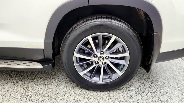 2019 Toyota Highlander XLE V6 AWD - 23043959 - 8