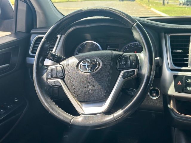 2019 Toyota Highlander XLE V6 FWD - 22686197 - 19