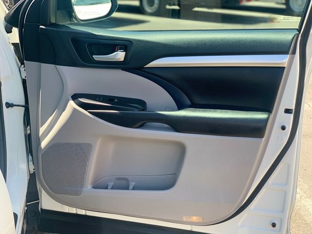 2019 Toyota Highlander XLE V6 FWD - 23030492 - 13