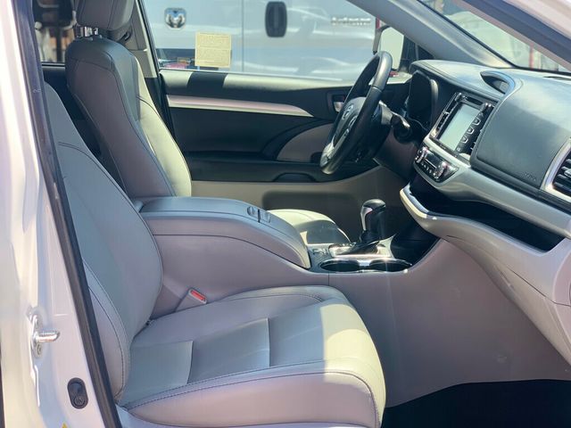 2019 Toyota Highlander XLE V6 FWD - 23030492 - 14
