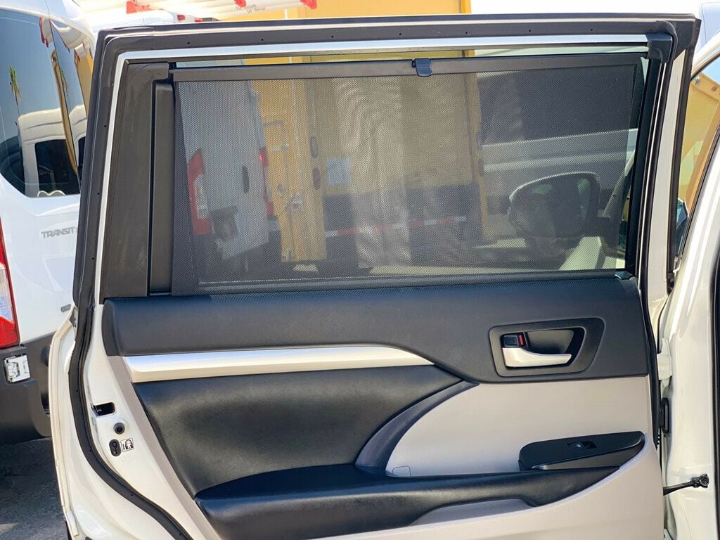 2019 Toyota Highlander XLE V6 FWD - 23030492 - 16
