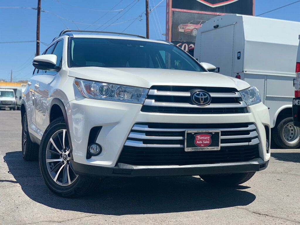 2019 Toyota Highlander XLE V6 FWD - 23030492 - 1