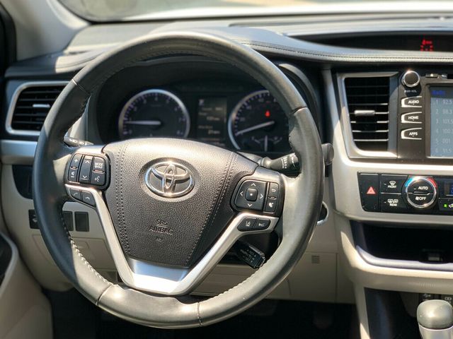 2019 Toyota Highlander XLE V6 FWD - 23030492 - 34