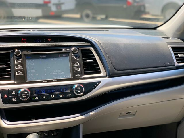 2019 Toyota Highlander XLE V6 FWD - 23030492 - 36