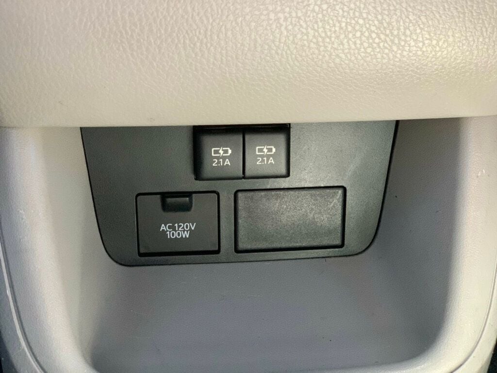 2019 Toyota Highlander XLE V6 FWD - 23030492 - 38
