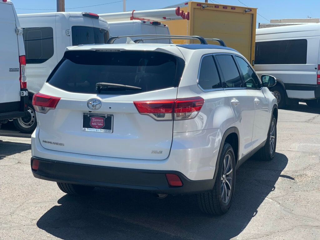 2019 Toyota Highlander XLE V6 FWD - 23030492 - 8