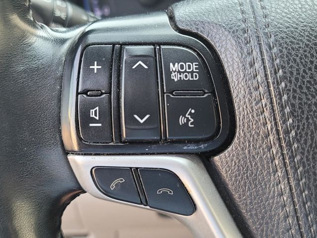 2019 Toyota Highlander XLE V6 FWD - 22821545 - 26