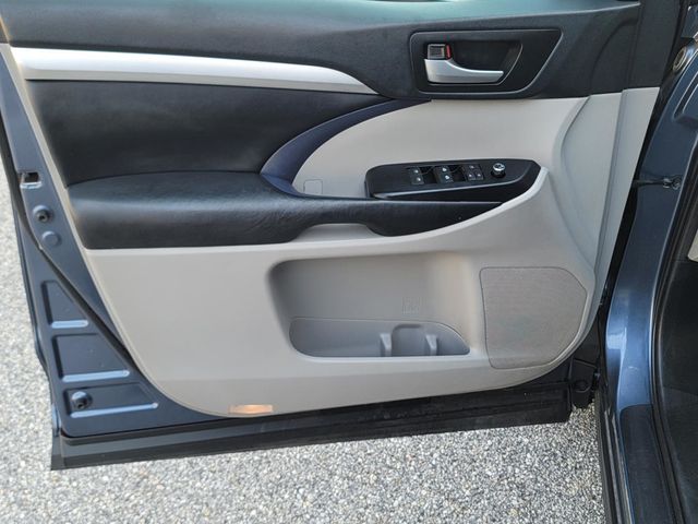 2019 Toyota Highlander XLE V6 FWD - 22821545 - 33