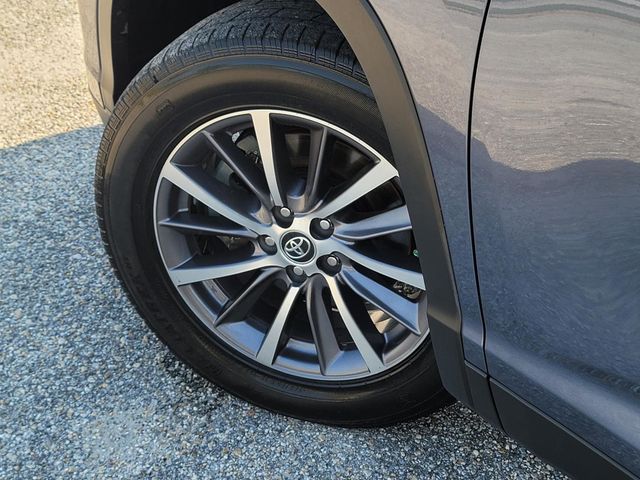 2019 Toyota Highlander XLE V6 FWD - 22821545 - 36