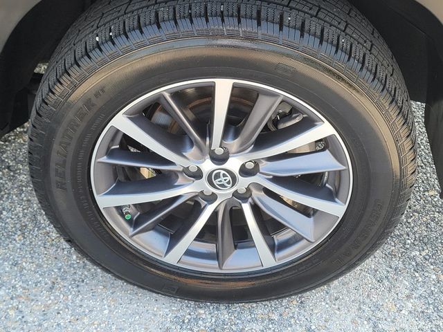 2019 Toyota Highlander XLE V6 FWD - 22821545 - 37