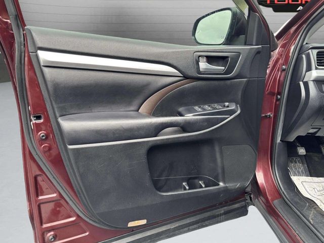 2019 Toyota Highlander XLE V6 FWD - 22935106 - 10