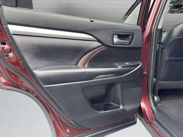 2019 Toyota Highlander XLE V6 FWD - 22935106 - 13