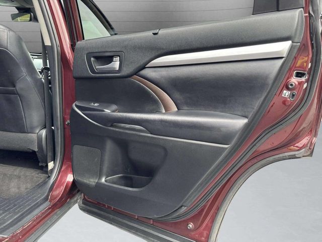 2019 Toyota Highlander XLE V6 FWD - 22935106 - 18