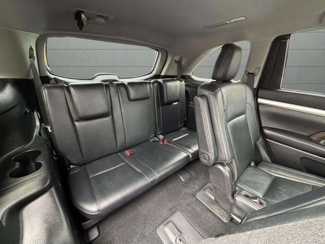 2019 Toyota Highlander XLE V6 FWD - 22935106 - 19