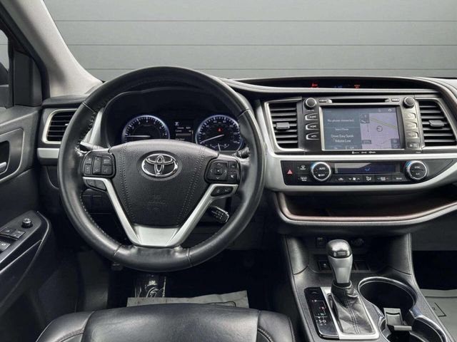 2019 Toyota Highlander XLE V6 FWD - 22935106 - 24