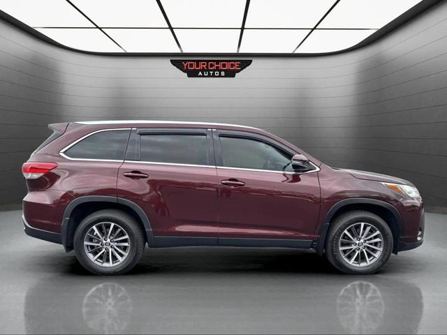 2019 Toyota Highlander XLE V6 FWD - 22935106 - 5