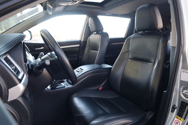 2019 Toyota Highlander XLE V6 FWD - 22908433 - 13