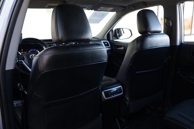 2019 Toyota Highlander XLE V6 FWD - 22908433 - 16