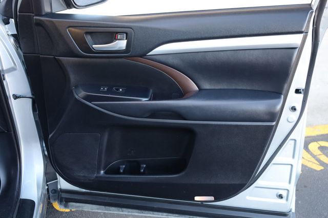 2019 Toyota Highlander XLE V6 FWD - 22908433 - 22