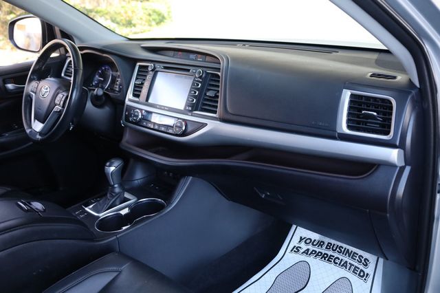 2019 Toyota Highlander XLE V6 FWD - 22908433 - 24
