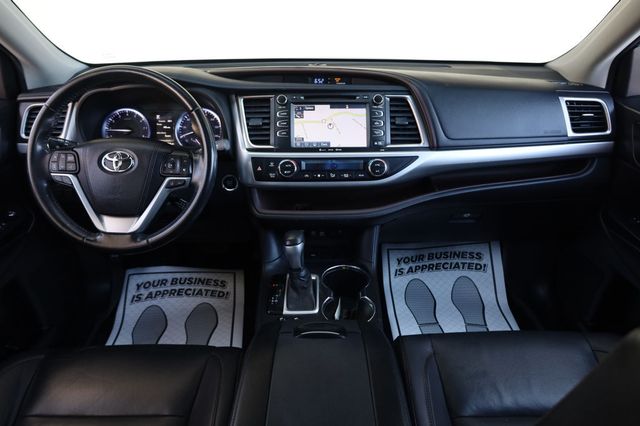 2019 Toyota Highlander XLE V6 FWD - 22908433 - 25