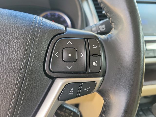 2019 Toyota Highlander XLE V6 FWD - 22962447 - 19