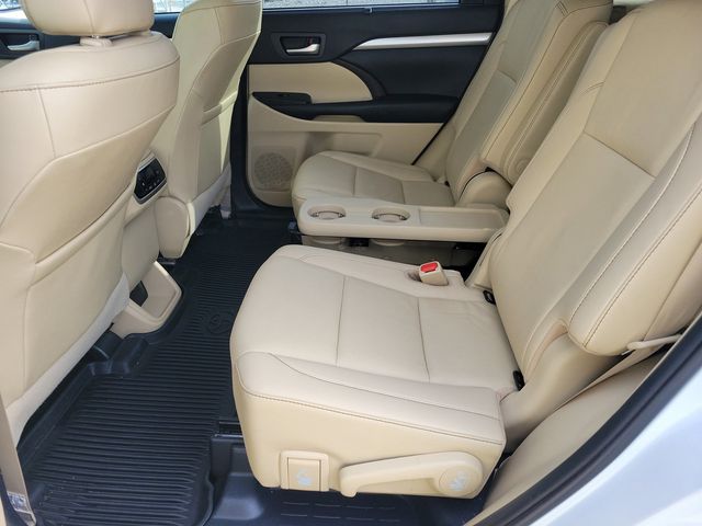 2019 Toyota Highlander XLE V6 FWD - 22962447 - 8