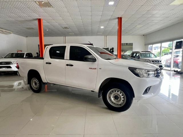2019 Toyota Hilux 2.4 4x4 Disponible para alquiler 4x4 - 22924370 - 3