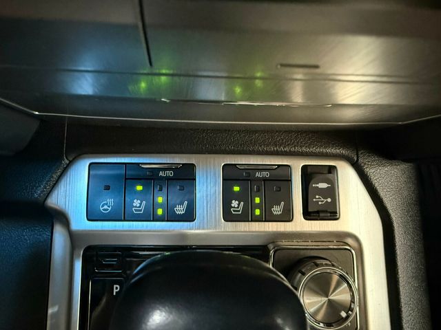 2019 Toyota Land Cruiser Heated&Cooled Seats/Blind SpotMonitor/JBL Audio/Lane Keep Assist - 23056050 - 12