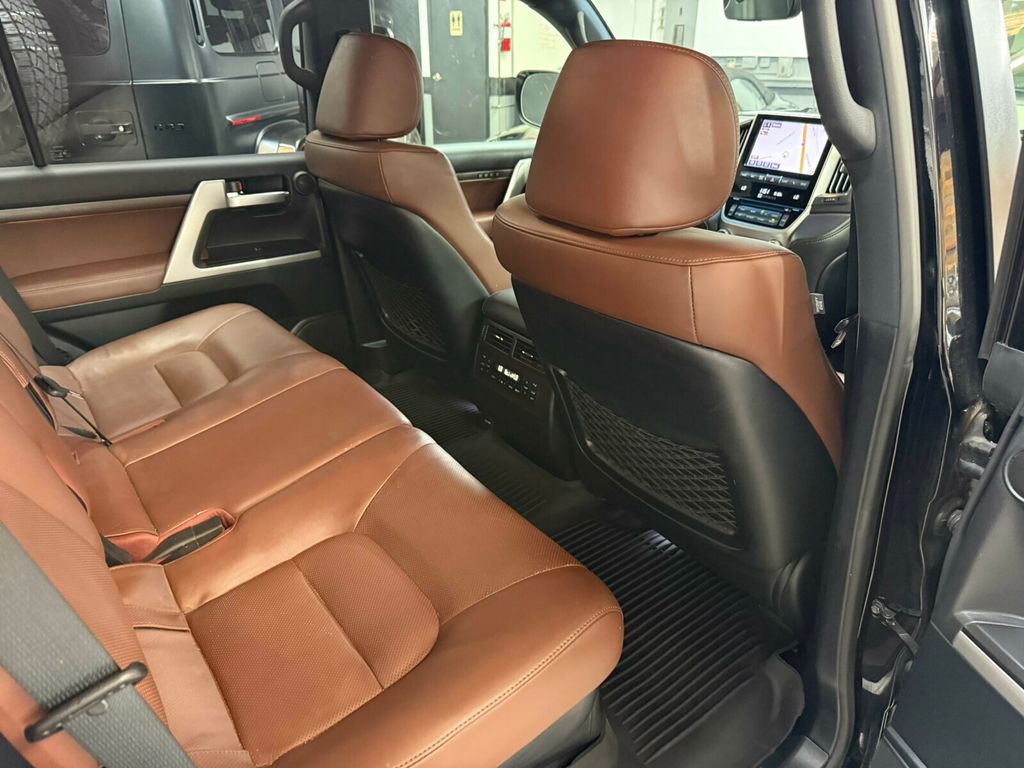 2019 Toyota Land Cruiser Heated&Cooled Seats/Blind SpotMonitor/JBL Audio/Lane Keep Assist - 23056050 - 28