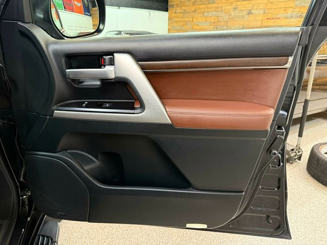 2019 Toyota Land Cruiser Heated&Cooled Seats/Blind SpotMonitor/JBL Audio/Lane Keep Assist - 23056050 - 30