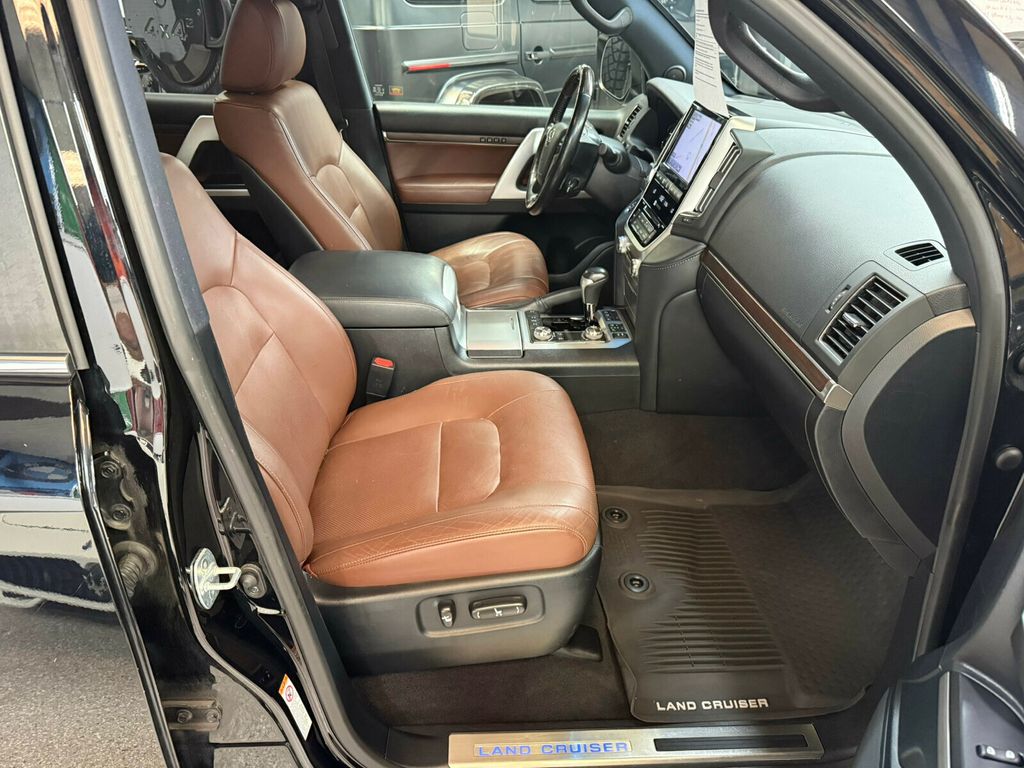 2019 Toyota Land Cruiser Heated&Cooled Seats/Blind SpotMonitor/JBL Audio/Lane Keep Assist - 23056050 - 31