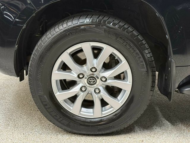 2019 Toyota Land Cruiser Heated&Cooled Seats/Blind SpotMonitor/JBL Audio/Lane Keep Assist - 23056050 - 33