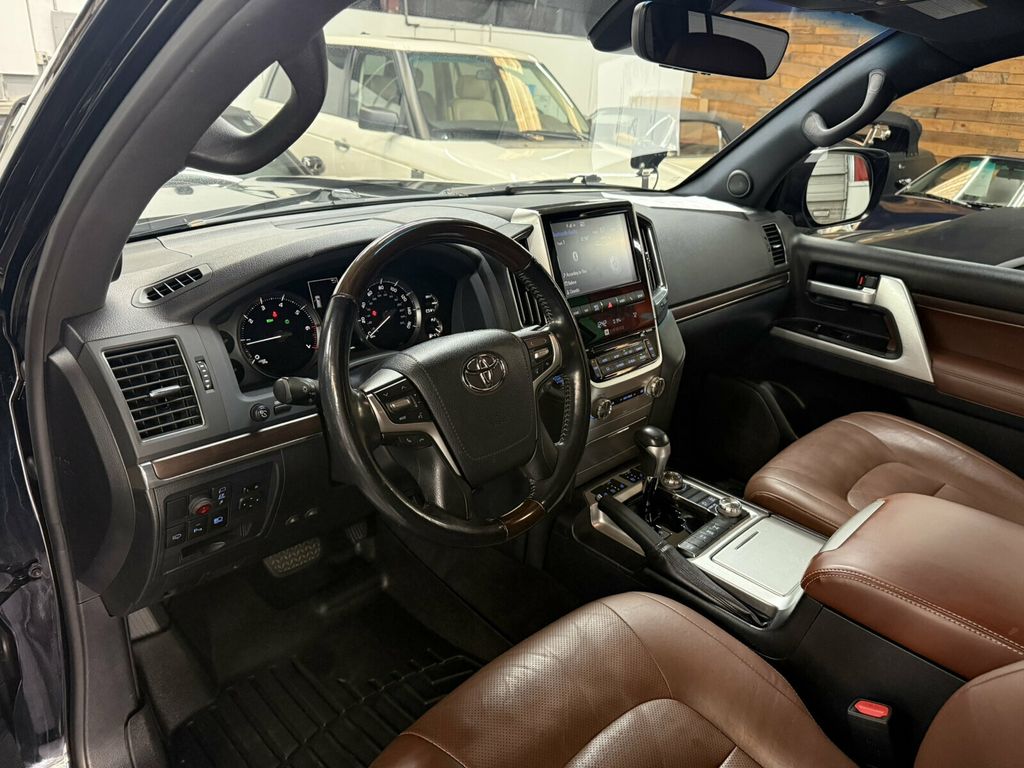 2019 Toyota Land Cruiser Heated&Cooled Seats/Blind SpotMonitor/JBL Audio/Lane Keep Assist - 23080958 - 9