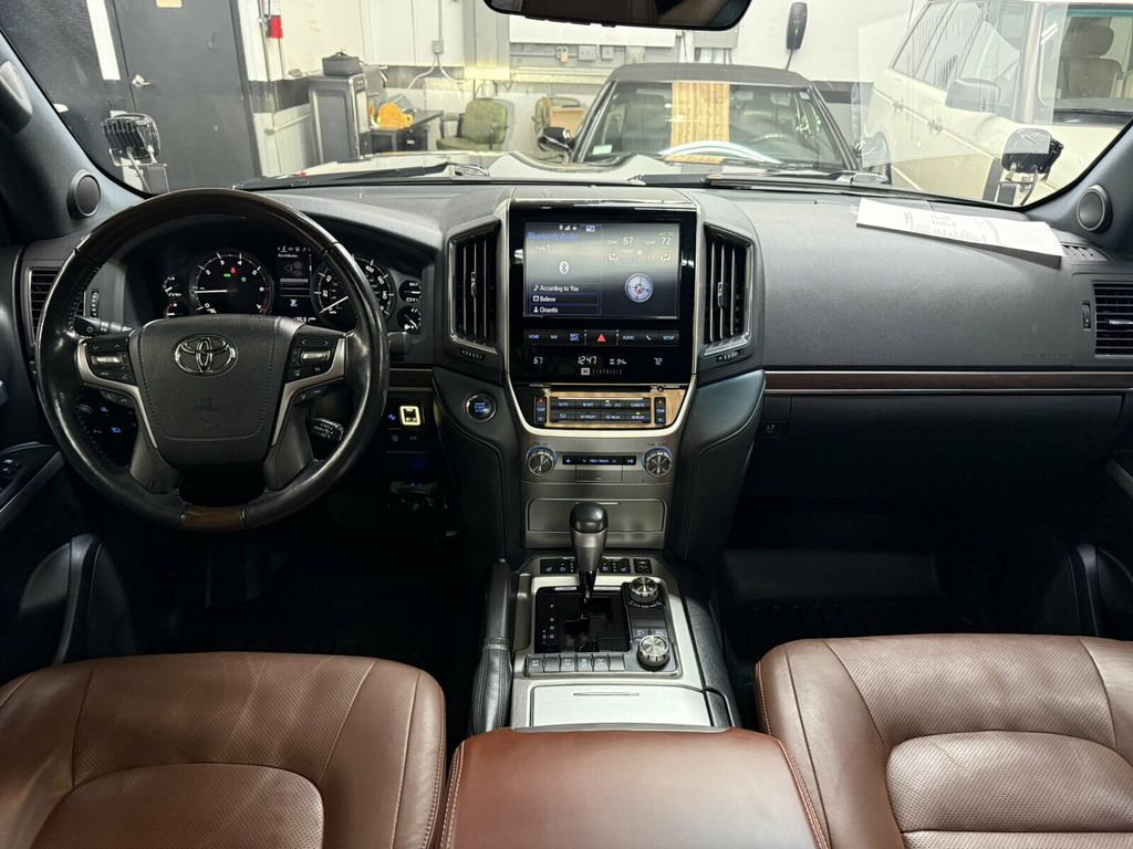 2019 Toyota Land Cruiser Heated&Cooled Seats/Blind SpotMonitor/JBL Audio/Lane Keep Assist - 23080958 - 11
